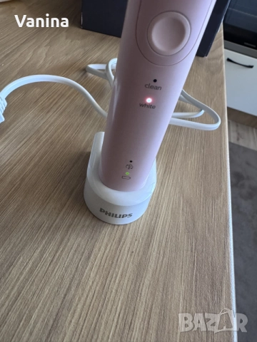 Електрическа звукова четка Philips HX683J, снимка 3 - Друга електроника - 55599220