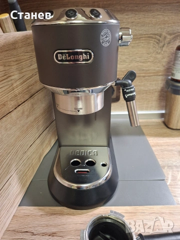 Продавам нова, гаранциoннакафеварка Delonghi Debica ES685.BK EX:4, снимка 2 - Кафемашини - 55140641