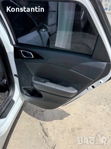 KIA CEED SW 2019 г. Дизел 136 к. Автоматик, снимка 8 - Автомобили и джипове - 54725207