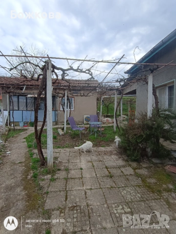 Продавам къща в с. Деков 130кв.м. двор 1800кв.м, снимка 12 - Къщи - 53972327