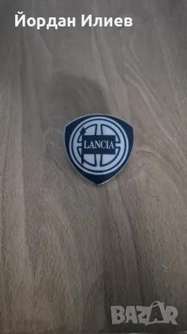 Емблема за автомобил Lancia
