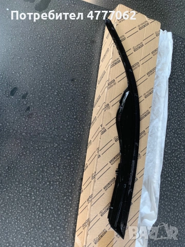 Лайсна за фар Тойот Аурис 15-19, снимка 2 - Части - 53968934