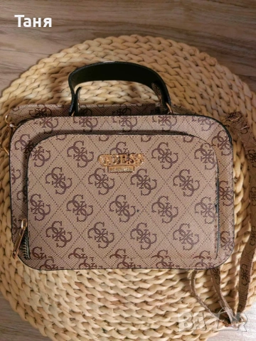 Дамски чанти с дълга дръжка през рамо Guess, снимка 5 - Чанти - 55267860
