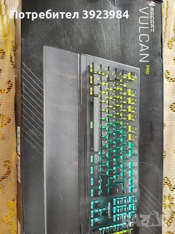 Запазена клавиатура Roccat , снимка 4 - Клавиатури и мишки - 54576846
