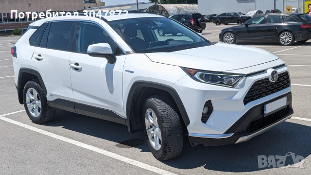 Toyota RAV4 Hybrid 2.5 AWD (4x4) XLE eCVT Видеорегистратор 12' Мултимедия, снимка 8 - Автомобили и джипове - 55079563