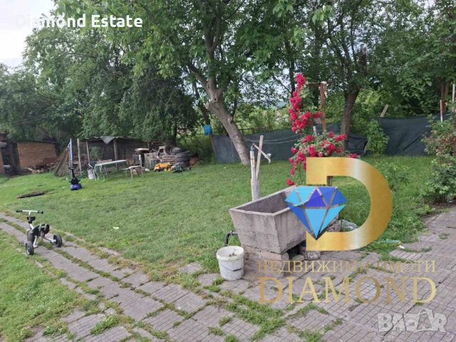 Две къщи в един двор в село Езерово, общ. Първомай, снимка 2 - Къщи - 54789441