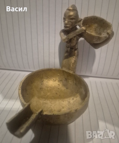 Бронзова фигура пепелник, снимка 2 - Антикварни и старинни предмети - 54059401