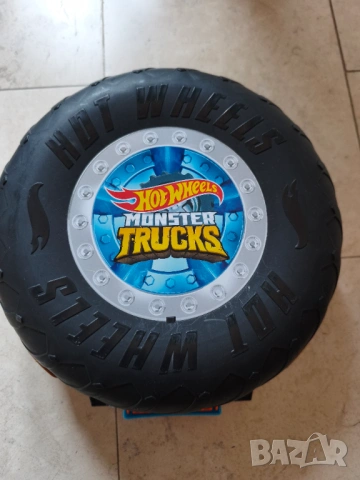 Комплект играчки - Hot Wheels, Камиончета и други, снимка 2 - Играчки за стая - 54702983