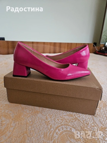 Дамски обувки, нови, елегантни. 