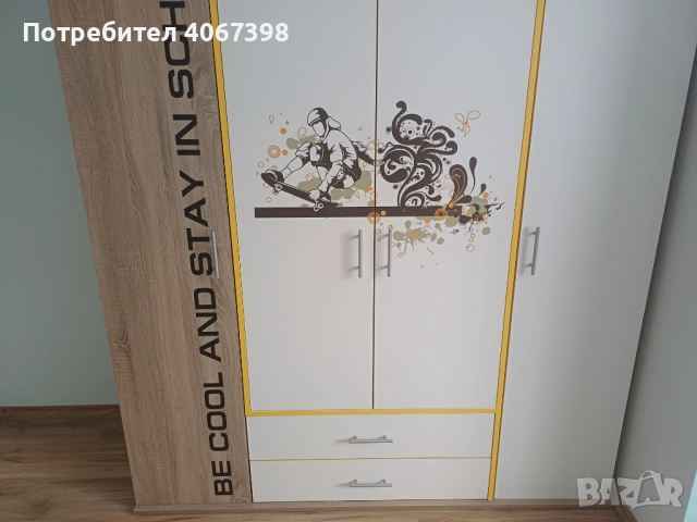 Четирикрилен гардероб детски, снимка 3 - Гардероби - 54867932