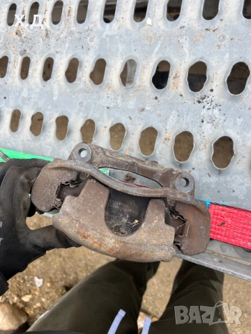 Преден десен спирачен апарат Рено Меган/Сценик 1.9dci 120кс 2005г, снимка 3 - Части - 54059985
