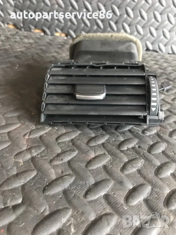 Ляв преден въздуховод на табло за Audi A8 4.2 TDI (2008) 4E0820901, снимка 3 - Части - 54728246