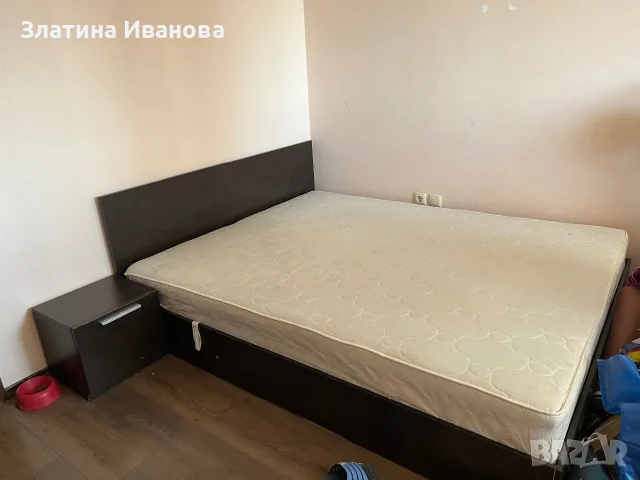 Подарявам спалня и нощно шкафче