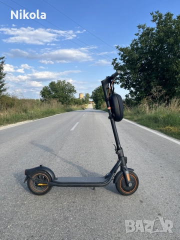 Електрическа тротинетка Ninebot F40E, снимка 2 - Скейтборд, ховърборд, уейвборд - 55352310
