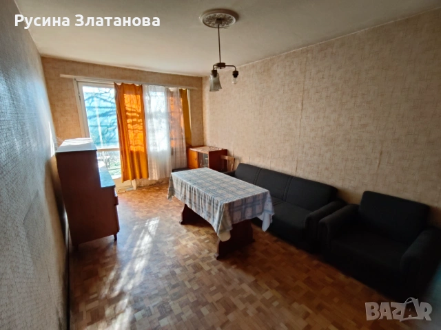 Продава триетажна масивна къща в с.Челопеч с голям двор и лице на две улици, снимка 4 - Къщи - 53959949