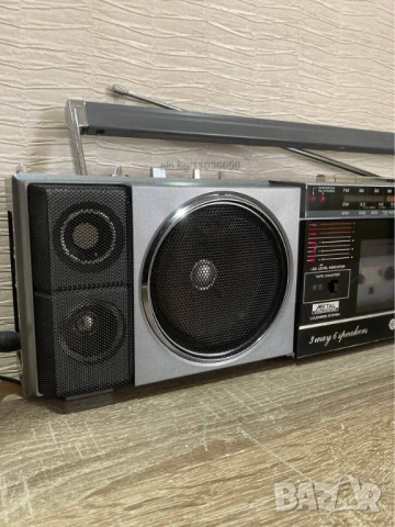 	HITACHI TRK-6701W VINTAGE RETRO BOOMBOX радио касетофон, снимка 3 - Радиокасетофони, транзистори - 54133617