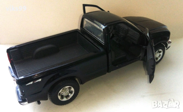 Ford F-350 Super Duty Pickup 1999 Maisto - Мащаб 1:27, снимка 4 - Колекции - 55076570