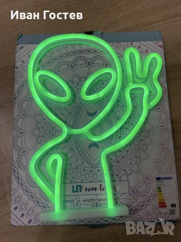 Декоративна LED неонова лампа „Извънземно“ (Alien) – USB / Батерии