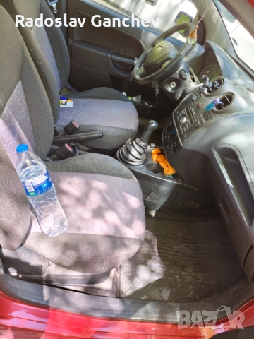 Ford Fiesta 1.4 (Бензин/Газ) 2008 г., снимка 10 - Автомобили и джипове - 54658021