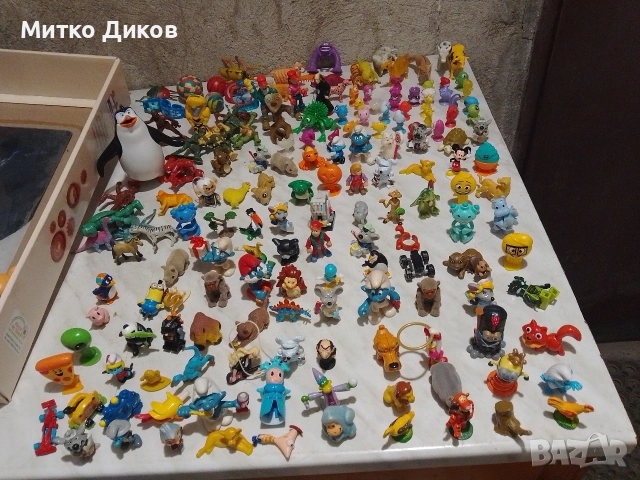 Kinder Surprise фигурки 95 броя и други фигурки 70 броя