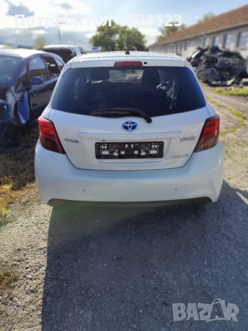 Toyota Yaris hybrid , снимка 4 - Автомобили и джипове - 54543628