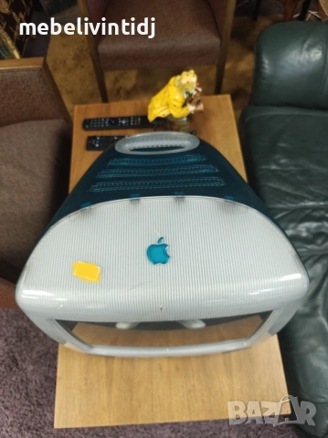 Apple iMac G3 е легендарен компютър с формата на "гумена капка" и вграден 15-инчов CRT дисплей, снимка 3 - Работни компютри - 55255631