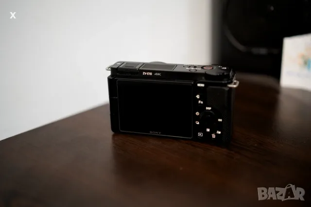 Фотоапарат Sony ZV-E10, снимка 2 - Фотоапарати - 55547795