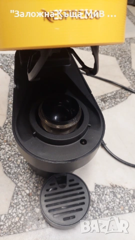 Nespresso кафе машина Vertuo с капсули, снимка 3 - Кафемашини - 54308066