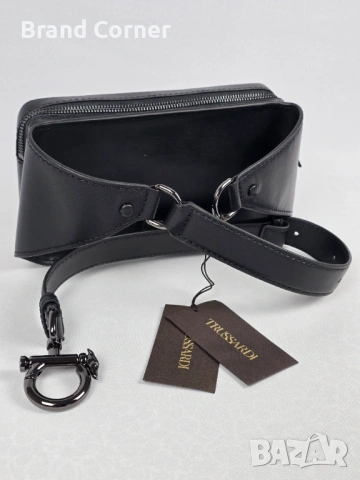 Нова дамска чанта Trussardi - черна, релефно лого и dust bag, снимка 2 - Чанти - 54408796