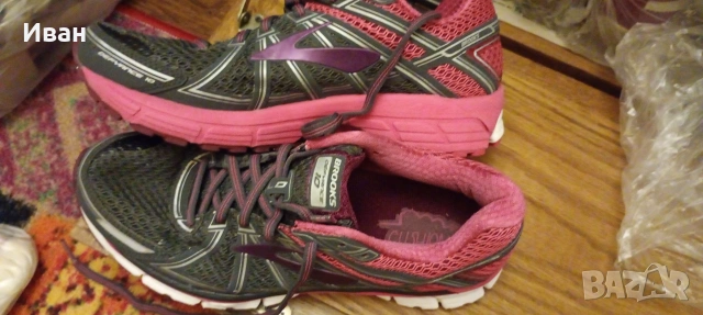 Brooks дамски кросовки, снимка 3 - Маратонки - 55246902