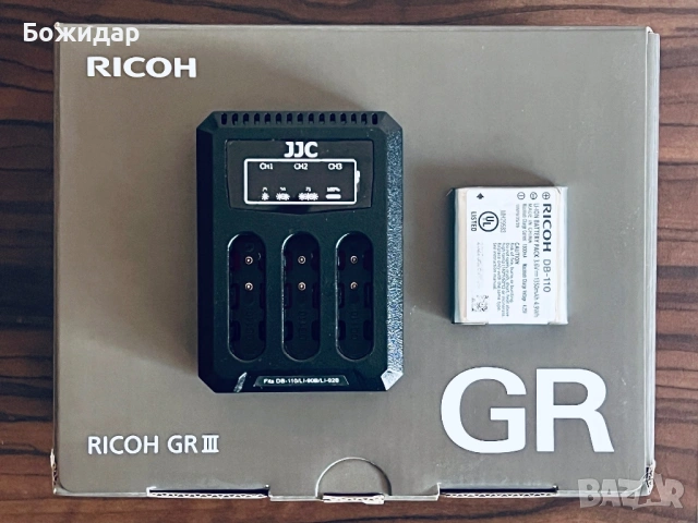 Фотоапарат - Ricoh GRIII, снимка 5 - Фотоапарати - 53983487