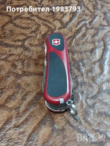 Красив модел Victorinox Evo Grip.Чисто нов!, снимка 4 - Ножове - 54682202