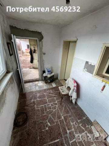 Къща с голям двор в с. Брестовица, снимка 3 - Къщи - 54026604