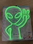 Декоративна LED неонова лампа „Извънземно“ (Alien) – USB / Батерии, снимка 1