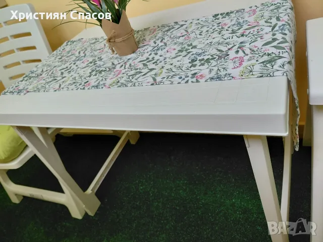 Пластмасови столчета и маса за градина , снимка 3 - Градински мебели, декорация  - 55656441