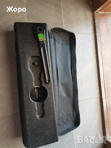 Оригинален крик за Мерцедес /Mercedes / с елегантно калъфче, снимка 4 - Аксесоари и консумативи - 54033884