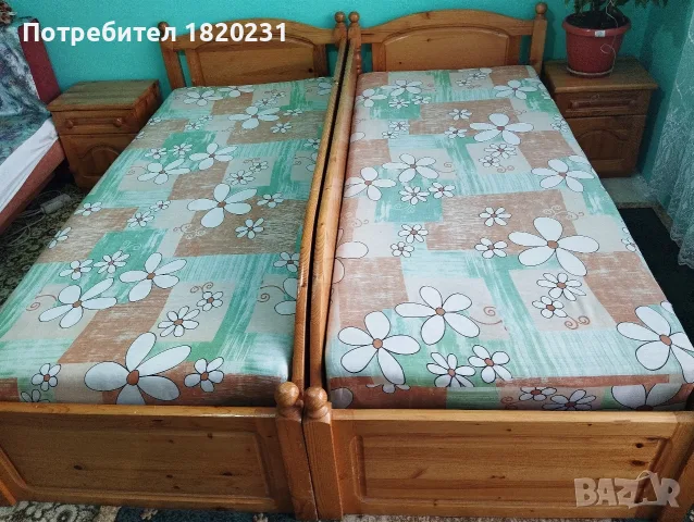 продавам ученическо бюро ,две масивни ъглови легла с матраци и гардероб, снимка 8 - Спални и легла - 55515347
