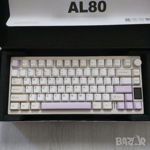ЧИСТО НОВА YUNZII AL80 – Висок клас 75% Алуминиева Механична Клавиатура (Wireless/Bluetooth/LCD), снимка 2 - Клавиатури и мишки - 54101412