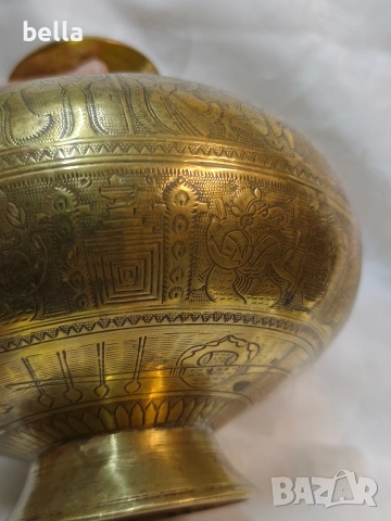 Автентичен индийски ритуален съд Чамбу (Chambu), изработен от дебел и масивен месинг., снимка 9 - Антикварни и старинни предмети - 54649395