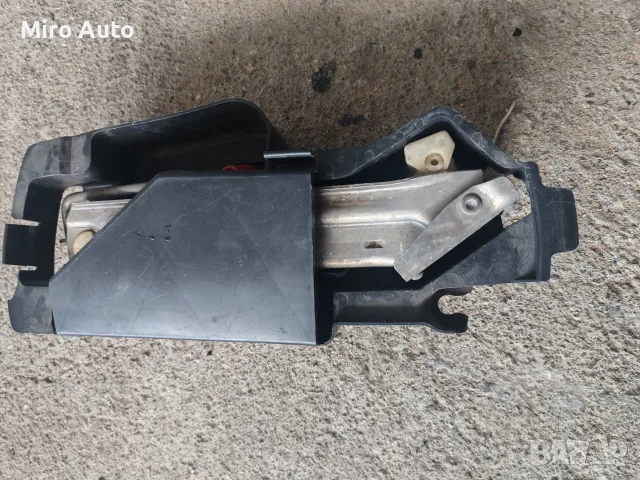 Оригинален крик от Mercedes W203, снимка 2 - Части - 55414486
