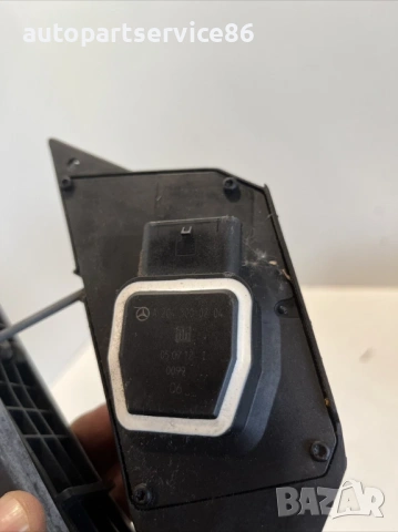 Педал за газ / дросел 2.2 CDI за Mercedes W212 (2012) A2043000204 , снимка 2 - Части - 54029027