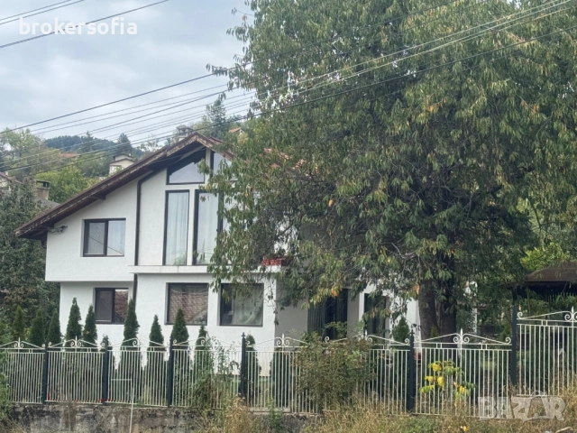 Къща в село Кладница