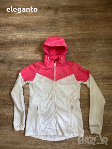 Дамска ветровка Nike Vapor Light Windrunner Jacket , S размер