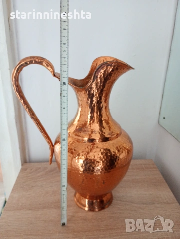 Продавам ГOЛЯМА и ТЕЖКА ръчно кована медна кана (тип Амфора) с уникална история.