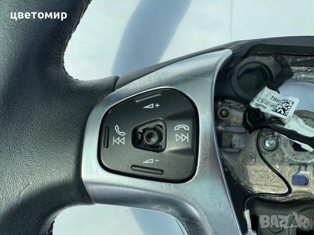 Волан Ford Fiesta 2011, снимка 3 - Части - 55034373