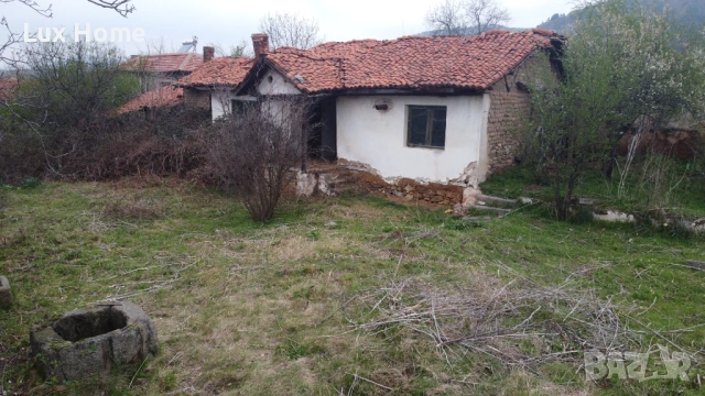 Къща с голям двор в Хисаря, снимка 4 - Къщи - 54740430