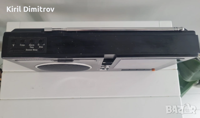 Grundig Yacht Boy 650 – всевълнов ретро радиоприемник (FM / MW / LW / SW), снимка 4 - Радиокасетофони, транзистори - 55123830