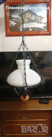 Старинни винтидж полюлеи от ковано желязо, стъкло и порцелан