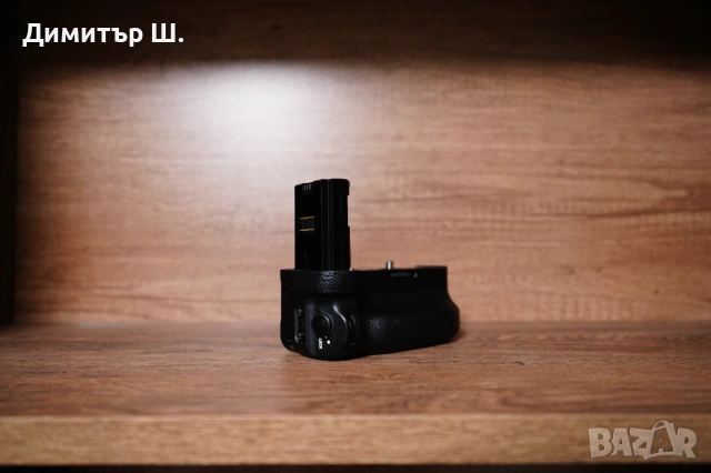 Sony VG-C3EM - вертикален грип за Sony A7R III, A7 III и A9, снимка 2 - Чанти, стативи, аксесоари - 54032591