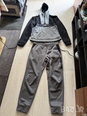 The North Face спортен екип, снимка 2 - Спортни дрехи, екипи - 54618756
